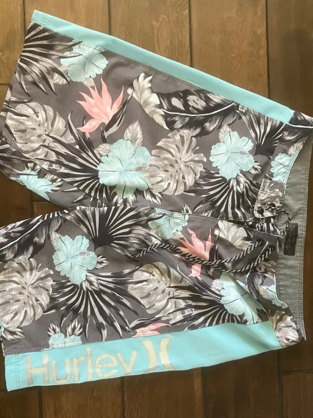 Hurley Tropical Hibiscus Board Shorts - Men's Size 30 - Used